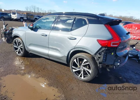 2022 Volvo Xc40 T5 R-Design из США, поврежденный, VIN YV4162UM5N2780680